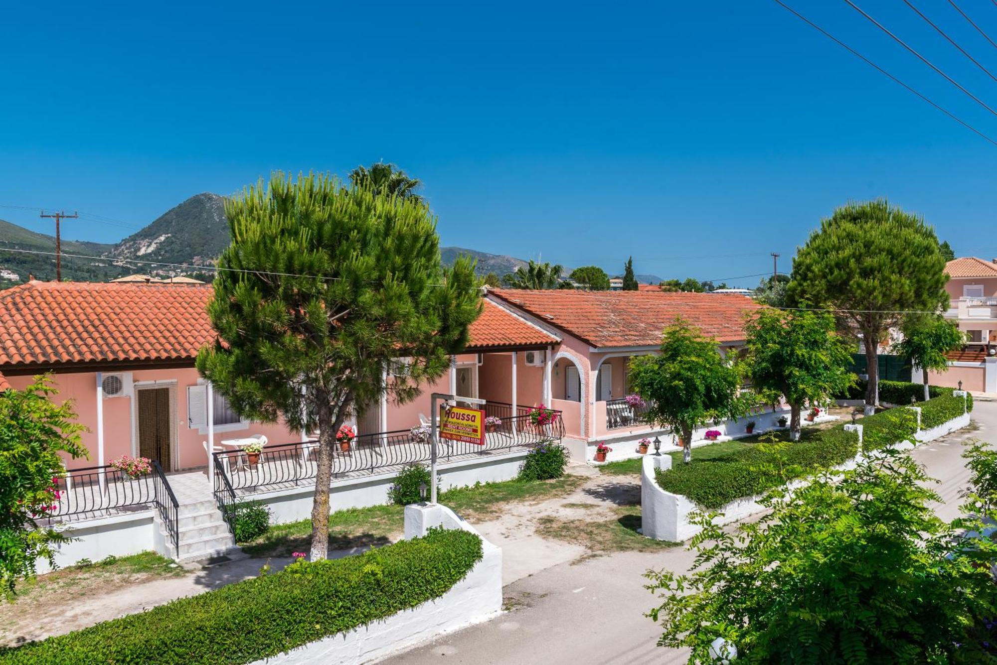 Roussa'S Apartments Лаганас Экстерьер фото