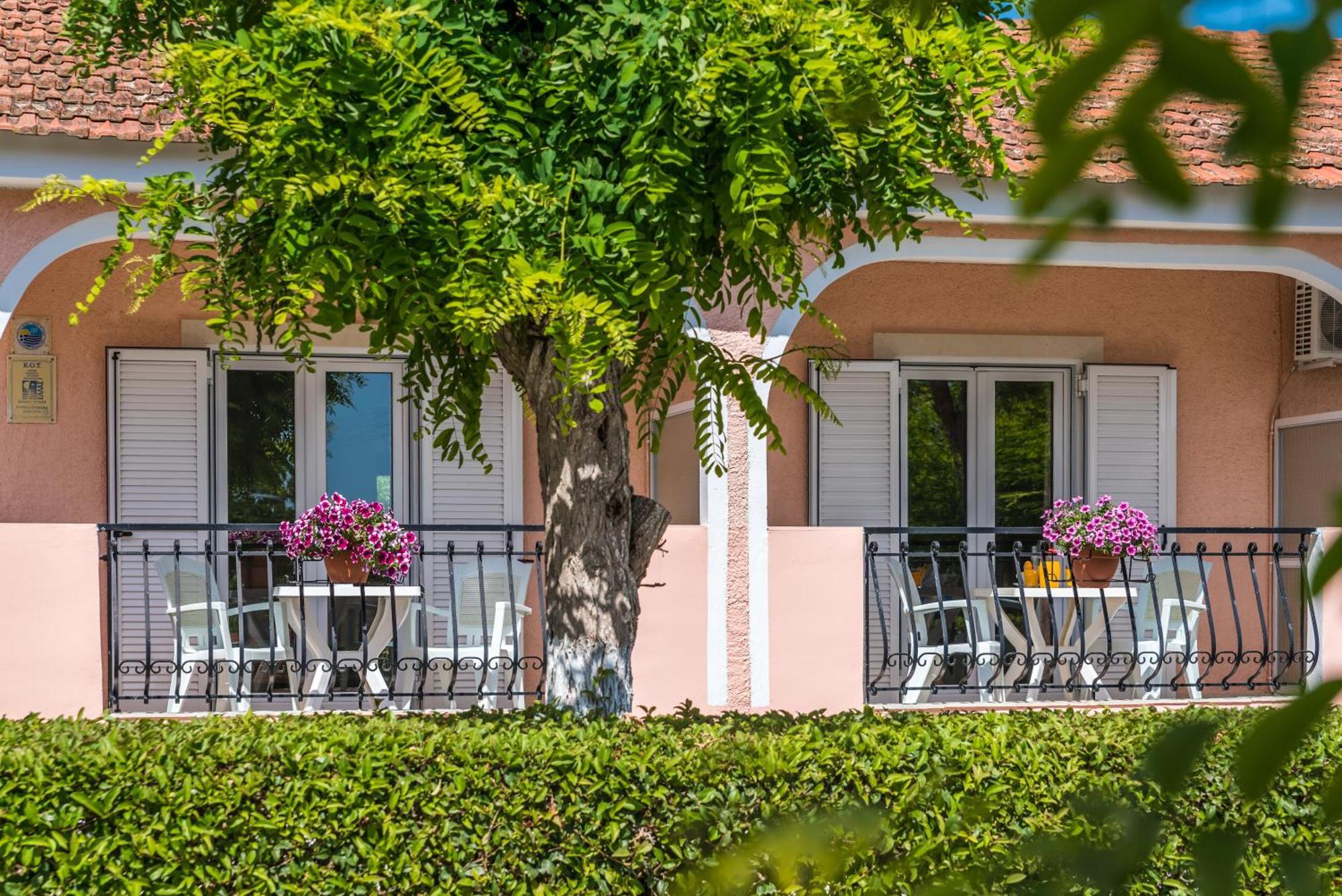 Roussa'S Apartments Лаганас Экстерьер фото