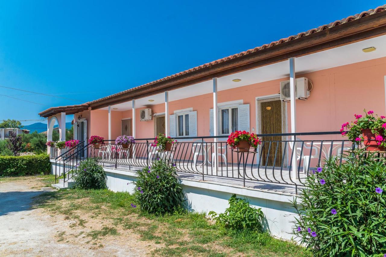 Roussa'S Apartments Лаганас Экстерьер фото